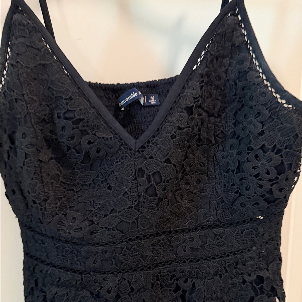 Abercrombie & Fitch Elegant Black Floral Camisole - Picture 4 of 5